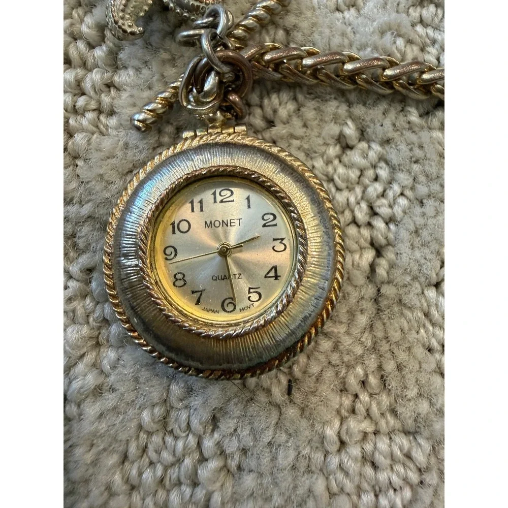 Monet Vintage‎ Two Tone Starfish Charm Bracelet Watch Nautical Toggle Clasp Gold